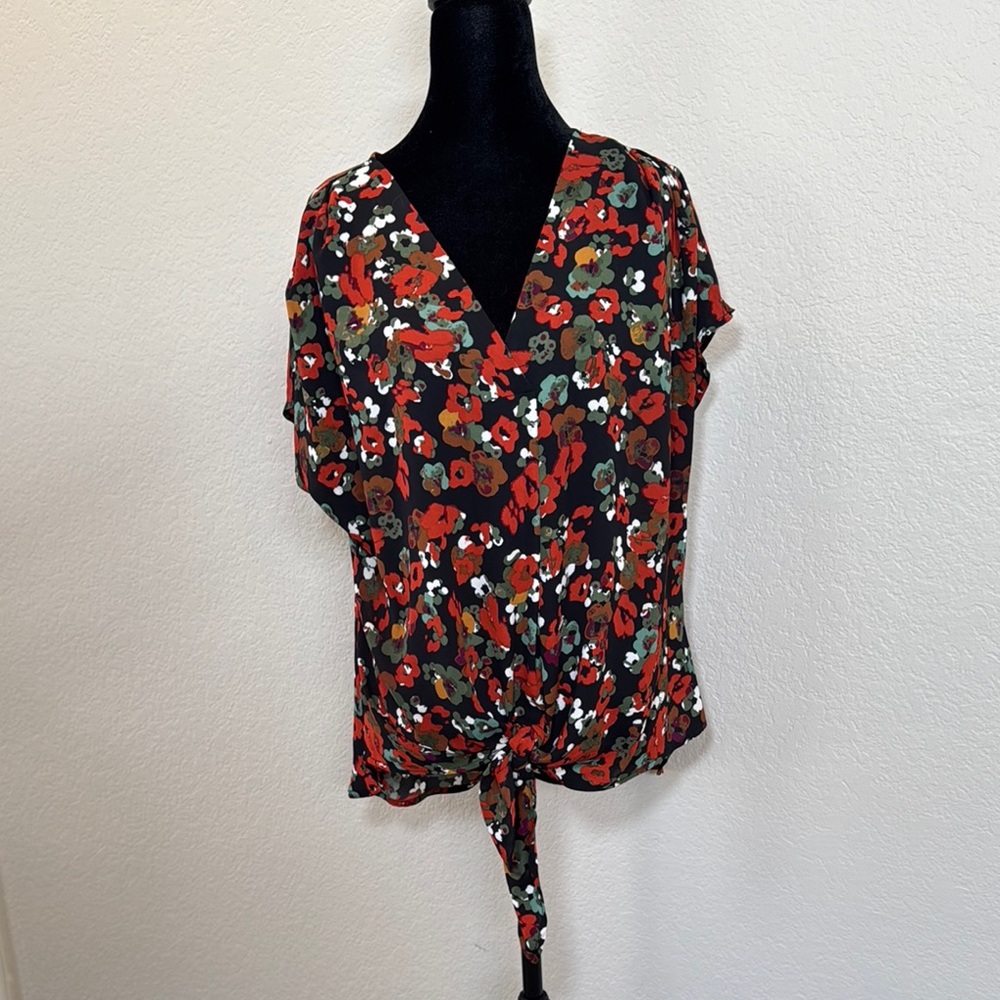 Beacon Apparel Red Black and Orange Tie Front Cap Sleeve Blouse Large